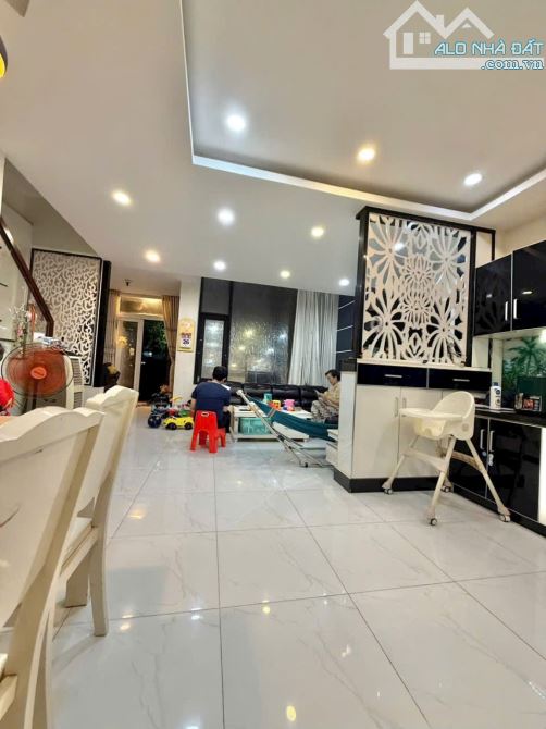 🏡 SIÊU PHẨM KẾ Q8 6M X 14M .3 TẦNG CHỈ 7TY2 TL CÁCH BX Q8 1 KM, CÁCH NG VĂN LINH 600M MT - 12
