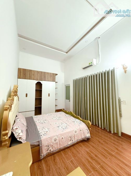 Nhà Mặt Tiền đường A12 Phạm NGũ Lão - 5.8x32m có 2 phòng ngủ tầng dưới - 12