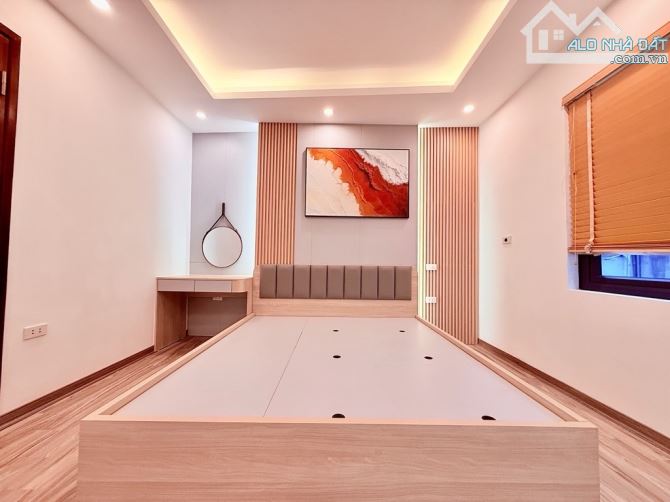 I LĨNH NAM - THANG MÁY - FULL NỘI THẤT - VỊ TRÍ CỰC ĐẸP- CÁCH Ô TÔ TRÁNH 1 NHÀ - 12