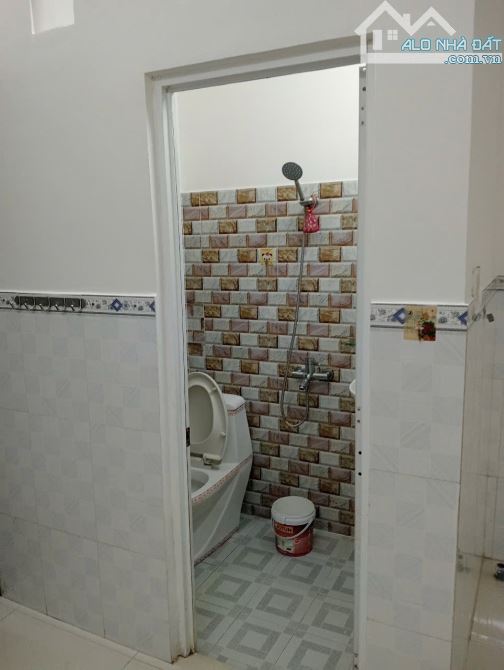 Chỉ 1 tỷ 6 nhà cấp 4, đường số 2, quận bình tân - 15