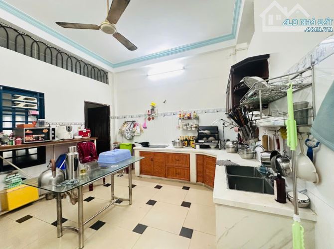 Mặt Tiền Khu Tên Lửa Bình Tân, 90m2, 4 Lầu 4 PN, Sổ A4 Nhỉnh 14 Tỷ TL - 15