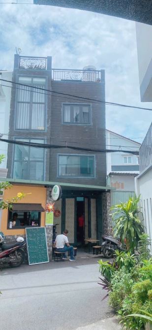 NHÀ 4 TẦNG, 53m², 3 PN, NGANG 5.3m, Linh Tây, giá 5.8 tỷ