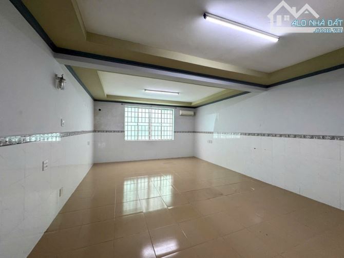 CHO THUÊ NHÀ TRỆT LỬNG LẦU KDC 586 ĐỐI DIỆN CÔNG VIÊN CÓ SÂN ĐẬU Ô TÔ - 2