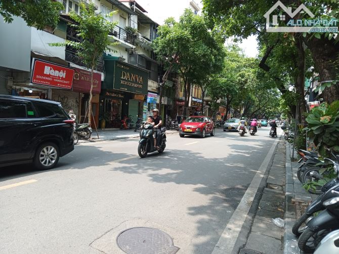 Bán nhà mặt phố Hàng Bông - 200m ra Bờ Hồ - 460m2 -Mặt tiền 15.5m - Đầu tư siêu lời 367 tỷ