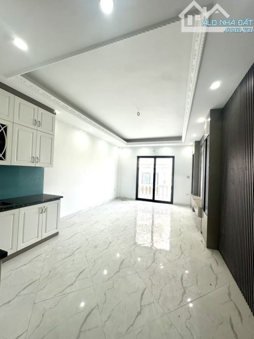 Chưa đến 9 tỷ có ngay nhà Bát Khối, 45m2, 6 tầng thang máy, ô tô vào nhà - 2