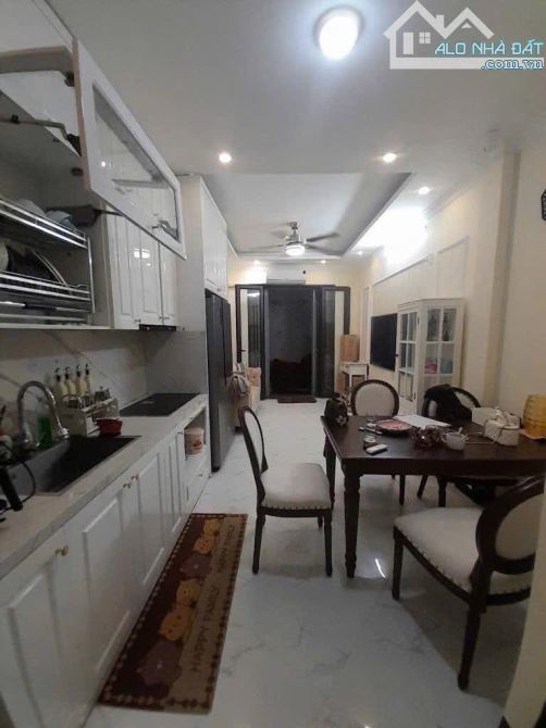 GIÁ RẺ ĐẦU TƯ !!!! Khâm Thiên, 30m, 3ngủ, Ngõ rộng thoáng, Nhà đẹp ở ngay, Sổ vuông nở hậu - 2