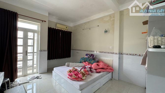 NHÀ GIÁ RẺ 4 TẦNG CÓ SÂN THƯỢNG CẦN BÁN GẤP - 2