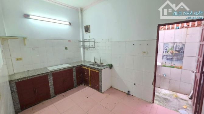 Nhà cấp 4 gác lửng mặt tiền Cao Bá Quát kế bên trường cấp 1.2.3 Dĩ An - 2