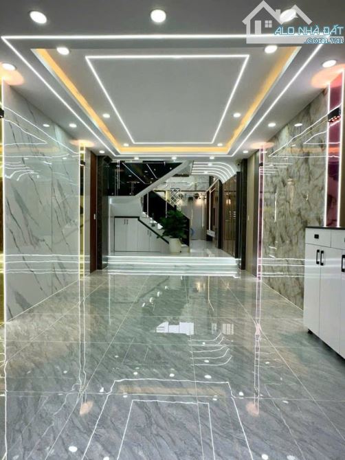 Nhà mới Ở Ngay Hẻm Xe Hơi – 4m x 19m – 5 Tầng đep lung linh – Thạnh Lộc – Giá 6.8 Tỷ TL - 2