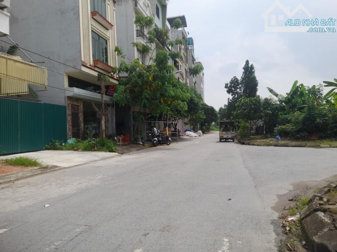 ĐẤT DỊCH VỤ VĂN KHÊ PHÂN LÔ VỈA HÈ HƠN 11 TỶ - 2