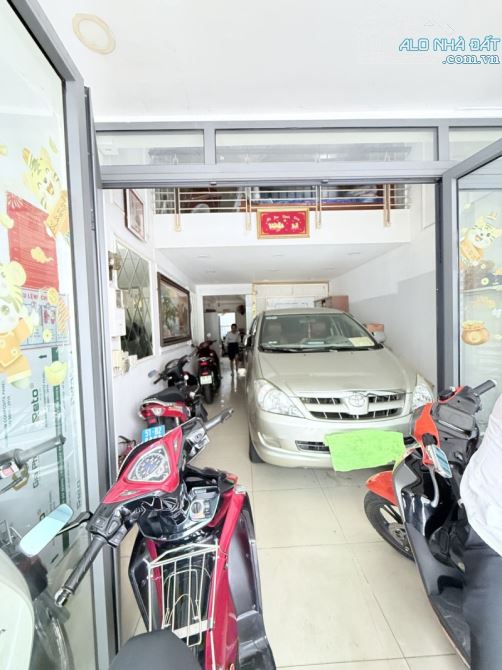 BÁN NHÀ MẶT TIỀN 60M2 5 TẦNG NGANG GẦN 4M 7PN CHDV TRƯỜNG CHINH  10.9 TỶ. - 2