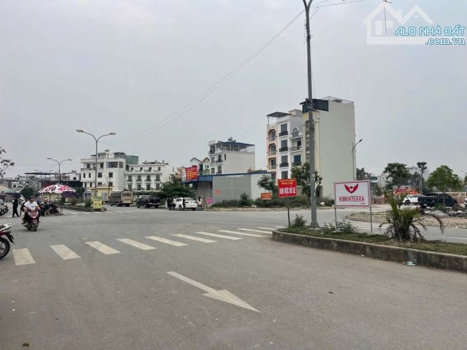 BÁN LÔ GÓC MẶT ĐƯỜNG ĐÔI 30m TĐC Cây Đa - 2