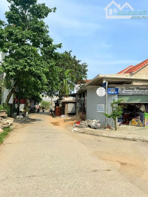 Nhà gác lửng kiệt oto gần làng Đại Học Huế - 2