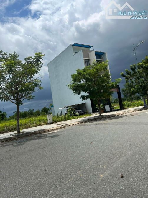 Kẹt tiền cắt lỗ vị trí đẹp, gần Vinhome, Quận 9, sổ sẵn, gần trường học, tiện ích nhiều - 2