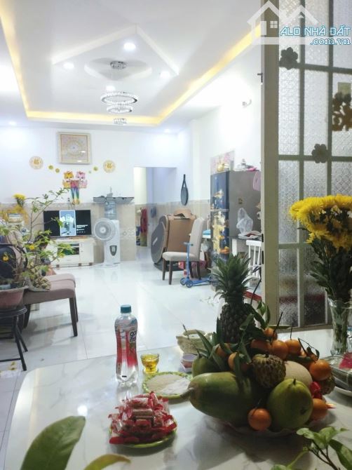 Bán nhà Quận 7 dưới 7 tỷ, hẻm xe hơi 380 Lê Văn Lương, 81m² nở hậu, thu nhập 30 triệu/th - 2