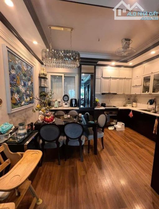Bán nhà phố Hoàng Quốc Việt, phân lô ô tô đỗ tránh, kinh doanh, 2 thoáng, ở sướng 14.99 Tỷ - 2