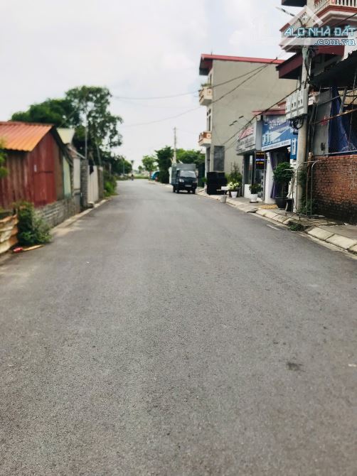 BÌA LÀNG TRỤC KINH DOANH LỄ PHÁP - TIÊN DƯƠNG - ĐÔNG ANH, THÔNG Ô TÔ TRÁNH - 2