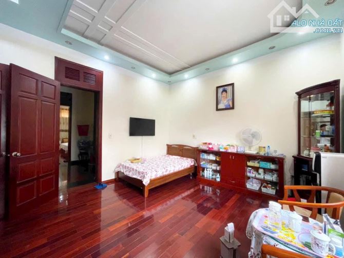 Bán căn biệt thự có thang máy lô 16 Lê Hồng Phong - DT 119m - Mt 7m - giá bán 15,5 tỷ - 2