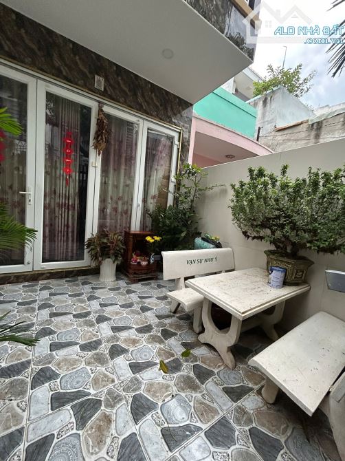 Bán Nhà Hẻm 4M Sát  Huỳnh Tấn Phát Gần Cầu Tân Thuận Dt 85M2 Có Sân Trồng Cây Giá Sốc 6Tỷ5 - 2