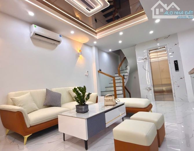 NGÃ TƯ SỞ 6 TẦNG THANG MÁY 40m RỘNG 7.3m GIÁ 11 Ty6 - 2