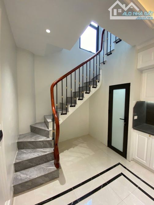 CĂN GÓC CỰC SÁNG VÀ THOÁNG TẠI CHIẾN THẮNG - VĂN QUÁN - 5T - CHỈ 6.5 TỶ - 2