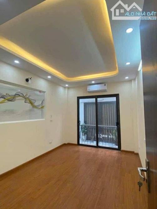 Nhà mới, ngõ gần ô tô tránh, vài bước chân ra ô tô, chợ bệnh viện, trường học cách 100m - 2