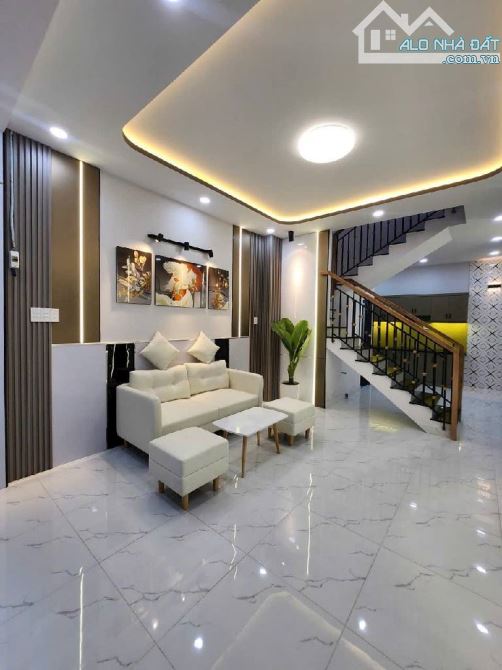 BÁN NHÀ TÂN PHÚ - 2 TẦNG 2 PN - 4X9M - HẺM THÔNG THOÁNG 4M - SHR - NHỈNH 4 TỶ - 2