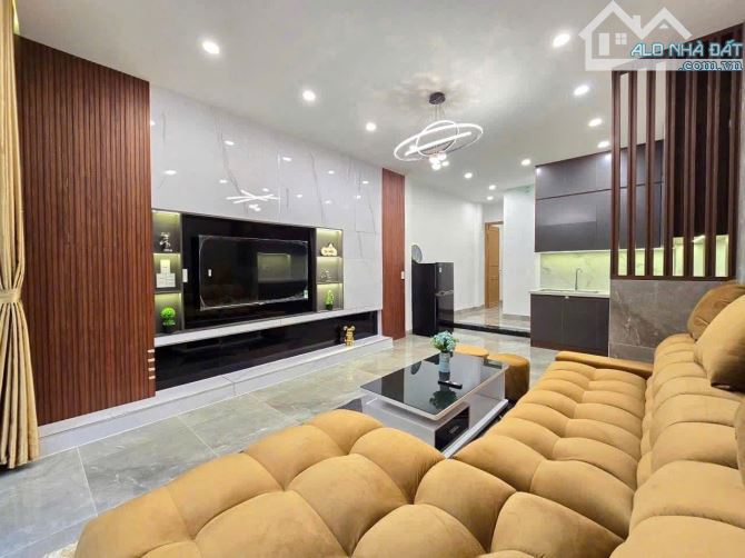 Nhà 2 tầng kiệt Nguyễn Văn Linh - Thanh Khê cách sân bay 5p đi xe - 2
