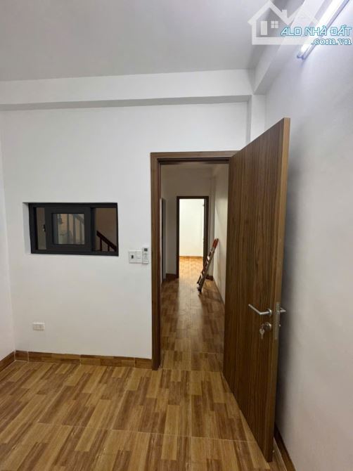 Chủ làm ăn có lộc chuyển lên phố bán nhà Phường Chương Mỹ DT: 33m,5 tầng, 4 ngủ chỉ 3,15tỷ - 2