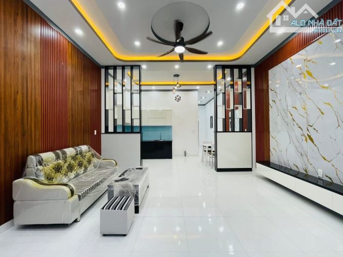Nhà mới vừa bóc tem - siêu đẹp- siêu rẻ - SHR, gần KCN Đức Hoà, 2PN - 2
