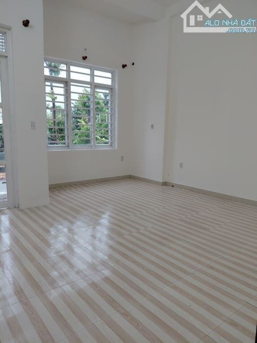 NHÀ Ở NGAY HẺM NHỰA 12M, 5x17.3 M2, SÂN THƯỢNG, DÂN TRÍ, HƠN 3 ĐỒNG TL - 2