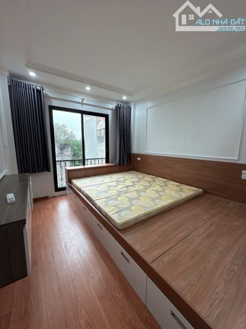 Bán nhà Ngọc Thuỵ- Nhà còn mới, ngõ riêng- Chẵn 6 tỷ - 2