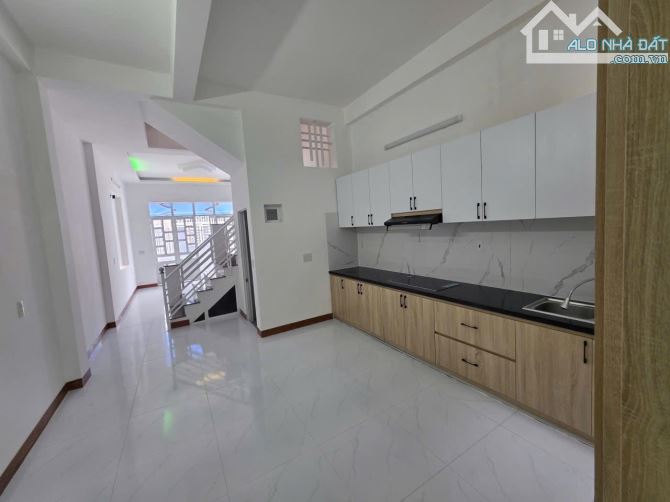 Bán nhà 2 tầng khu dân cư Đường Đệ - Vĩnh Hoà . Đường ô tô rộng 7m - 2