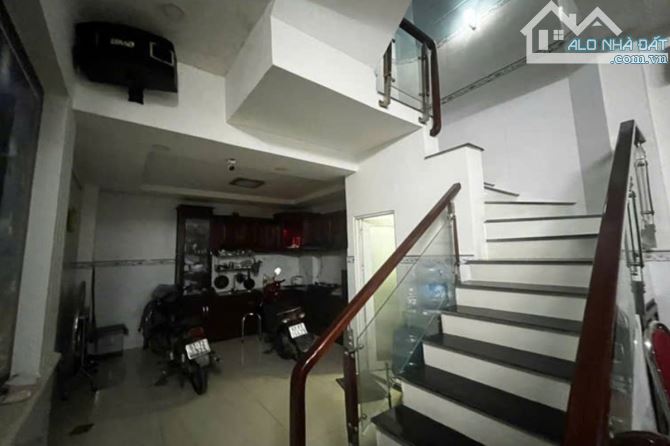Bán nhà hẻm xe hơi, Đường Số 4, Thủ Đức, 41 m² (4m x 10m), 2 tầng - Giá 4.6 tỷ TL - 2