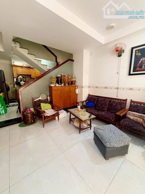 Bán nhà 4 tầng đẹp, 42m2 (4x11), HXH Gần Văn Cao, Nguyễn Sơn, Giáp Tân Phú - Chỉ hơn 5 tỷ - 2