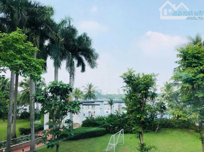 Villa Compound Riviera – Góc 2 mặt tiền View Sông Sài Gòn. DT: 592m2. Trệt 2 lầu. 280 tỷ - 2