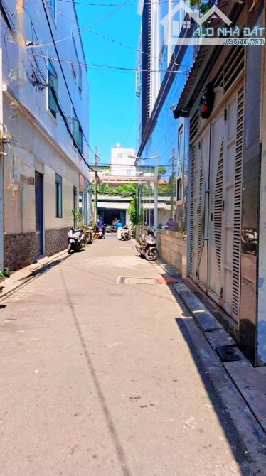 BÁN NHÀ KHU VIP BÀU CÁT GẦN MẶT TIỀN TRƯỜNG CHINH 3 TẦNG 90M2 HẺM THẲNG ĐẸP CHỈ 9.X TỶ - 2