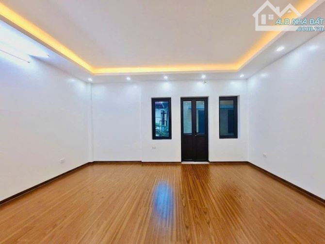 Hiếm! Mặt ngõ Minh Khai, ngõrộng, lô góc, thang máy, 45m2 giá 7,8tỷ - 2