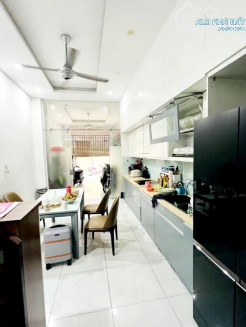 Hiếm! Nhà Nguyên Hồng 49m² 5 tầng, ô tô tránh, vỉa hè, 1 bước ra phố, ở & kinh doanh - 2