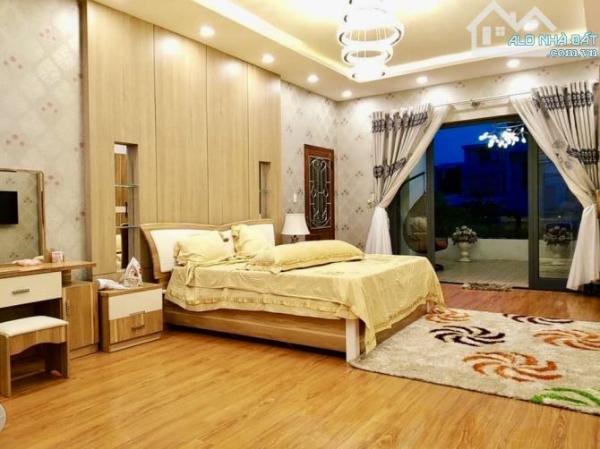🕌BIỆT THỰ HẢI CHÂU gần vòng xoay 30/4 🕌 220m2 🏖️ Trung tâm - Nội thất hiện đại, cao cấp - 2