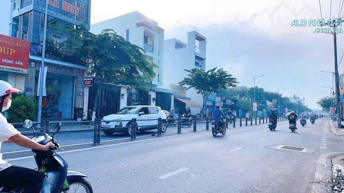 Bán nhà 2 lầu mặt tiền đường Trần Hoàng Na khu Hồng Phát sổ hồng hoàn công tiện kinh doanh - 2