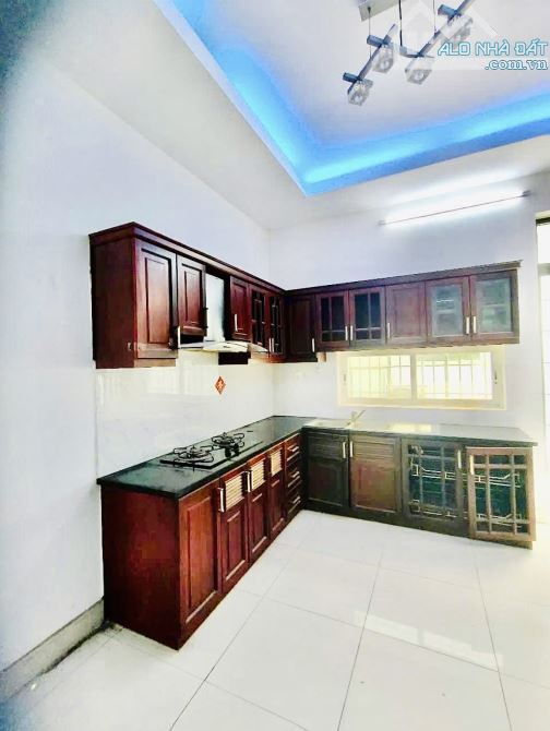 Gần Nhà thờ PhaoLô - Khu Tên Lửa - 4 tầng - 4m x 20m - 5PN - Tiện kinh doanh - 2