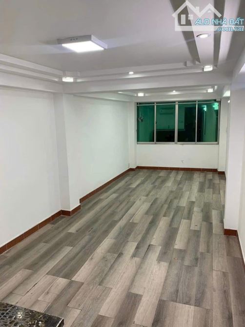 Cho thuê nhà Góc 2MT Trần Hưng Đạo, Phường 14, Quận 5 | 4 Tầng – Giá chỉ 30tr/tháng - 2