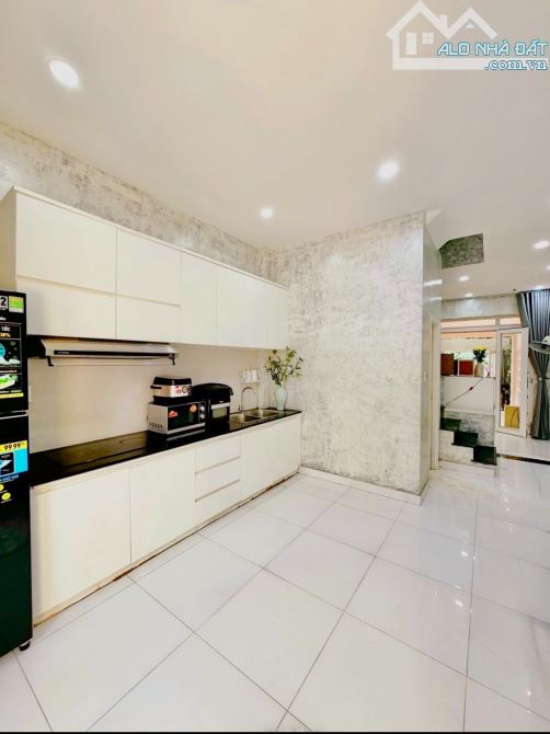 BÁN NHÀ 3 TẦNG, 2 MẶT HẺM Ô TÔ , GẦN 70m2, NGAY LÊ ĐÌNH CẨN NHỈNH 5 T - 2