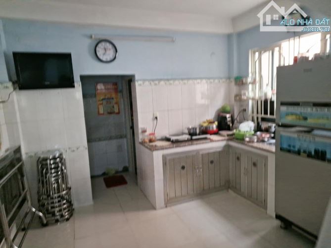 HIẾM! NHÀ C4 GIÁP PHÚ MỸ HƯNG, HẺM XE HƠI 2 MẶT TIỀN, 4x16M2. 6 TỶ HƠN - 2
