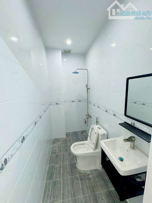 BÁN NHÀ Ở LIỀN GẦN NGUYỄN SƠN 3TẦNG 60M2 VUÔNG VỨC HẺM XE HƠI THÔNG CHỈ 6 TỶ - 2