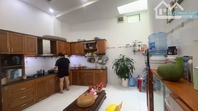 Ngay Thống Nhất - 54M² - 3Tầng BTCT - 1 Sẹc Gần Mặt Tiền - 4P Ngủ - 2
