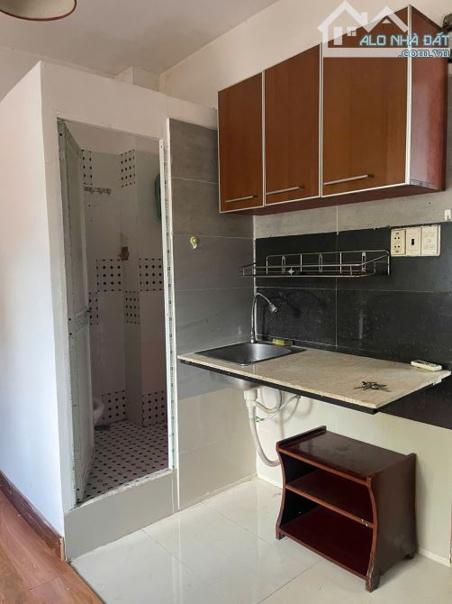 HÀNG HIẾM BÁN sát Quận 1 3.5m x 9m 4 tầng đang cho thuê 6 phòng, dòng tiền 20 triệu/tháng - 2