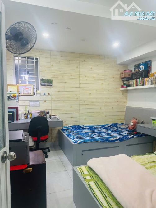 CHỦ BÁN GẤP - TRUNG TÂM Q.1 - NGUYỄN CƯ TRINH - NGUYỄN TRÃI - NHÀ 2 TẦNG - 3.3X9M - 2