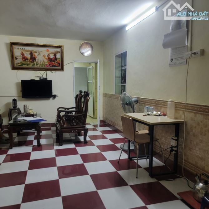 Bán nhà Bạch Mai 48m2, 3T, mt 3.6m vị trí đẹp, sổ đỏ riêng, quy hoạch ra phố. Giá 7.48 tỷ